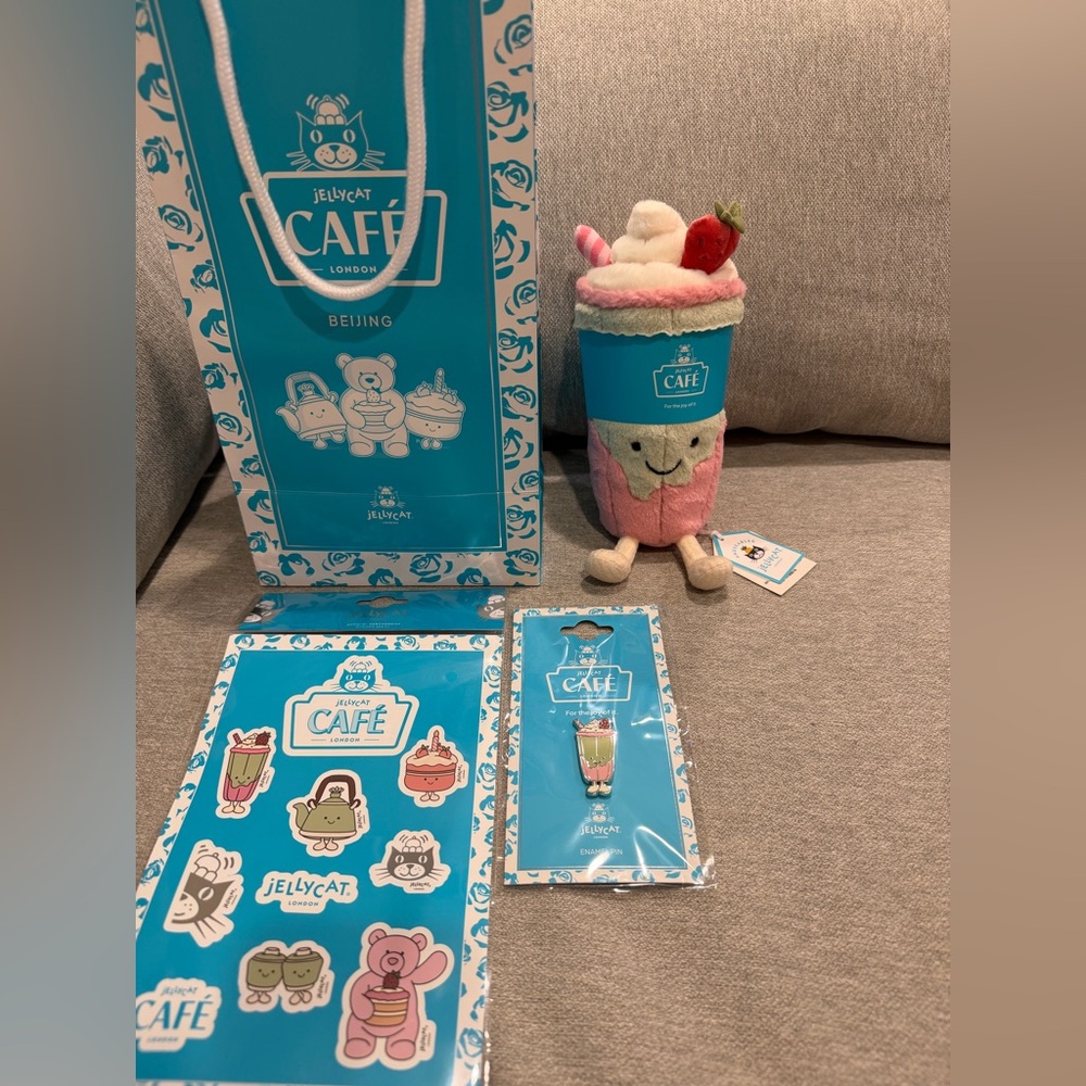 Jellycat Shanghai exclusive berrity latte BNWT